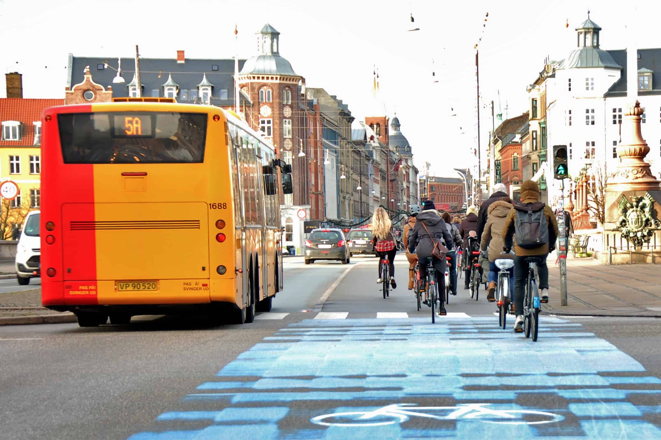 Cycling in Copenhagen bikes vs. busses Donkey Republic