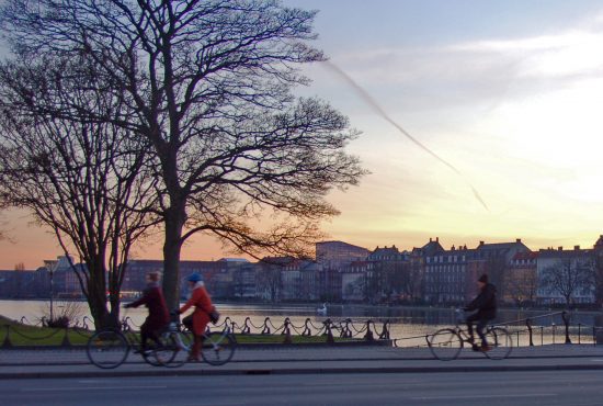 City cycling, urban mobility and happiness