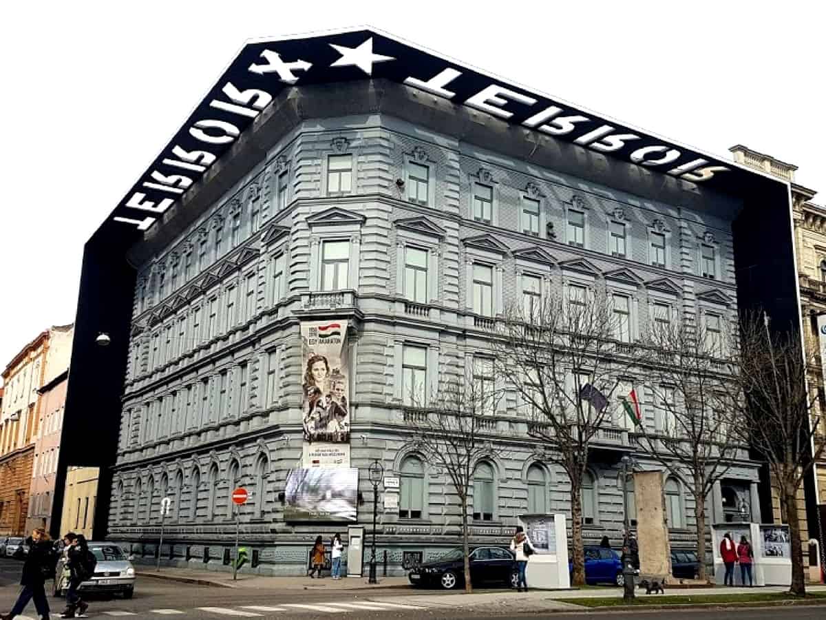 House Of Terror Budapest Bike Tour Donkey Republic Every Ride Counts