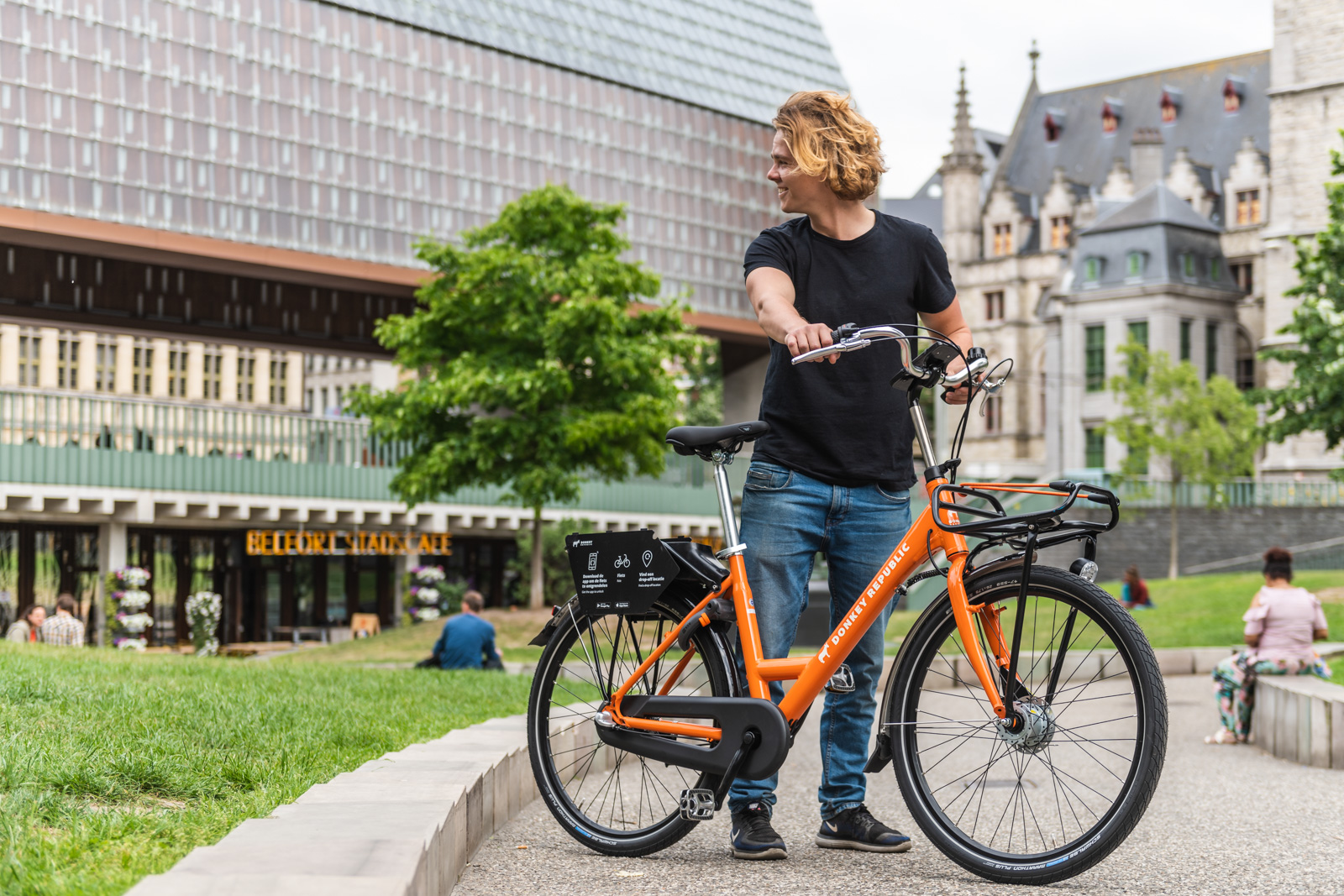 rent-a-bike-amsterdam-donkey-bikes