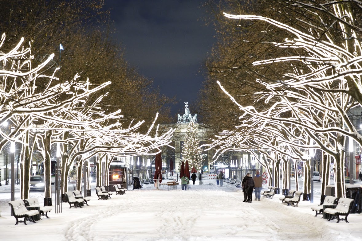 visit-berlin-winter-night-christmas
