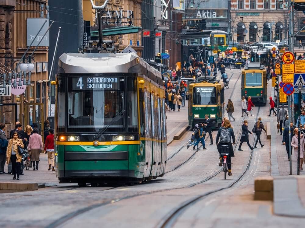 transport-helsinki-tram