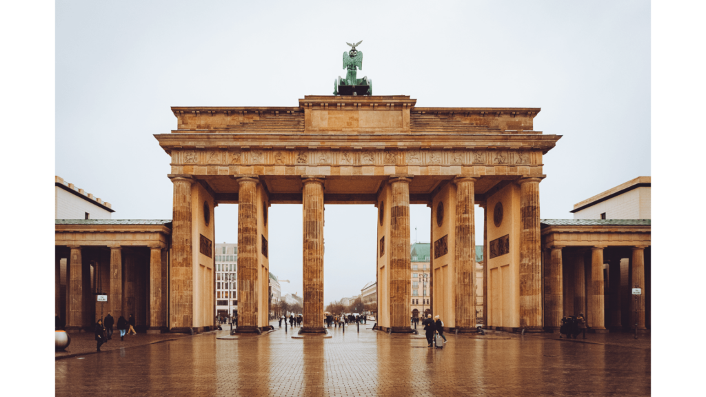 brandenburger-gate-visit-berlin-summer-what-to-do