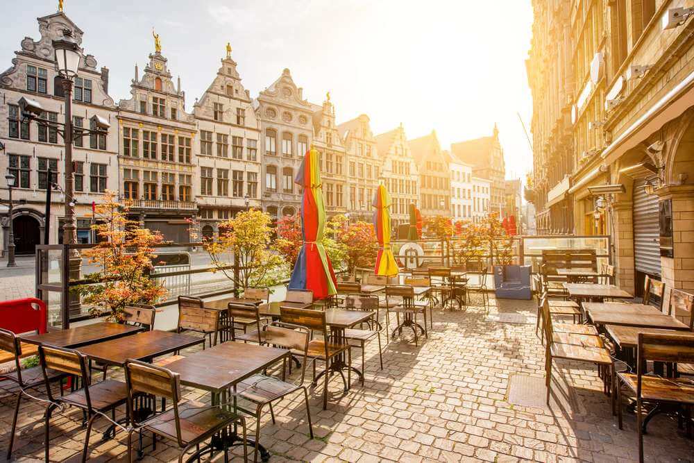 visit-antwerpen-grote-markt-cafe