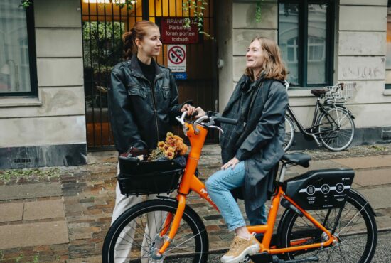 From 25% to 50%: Closing the gender gap in urban cycling