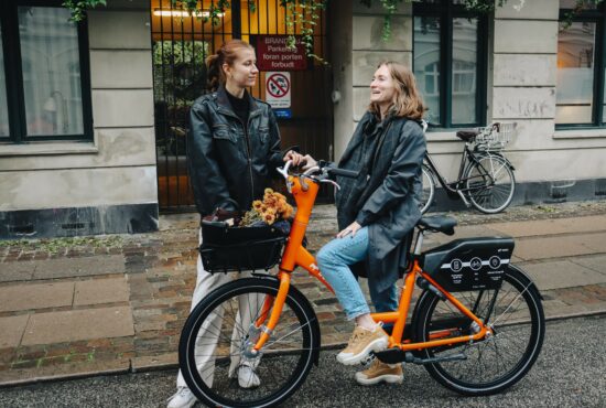 From 25% to 50%: Closing the gender gap in urban cycling