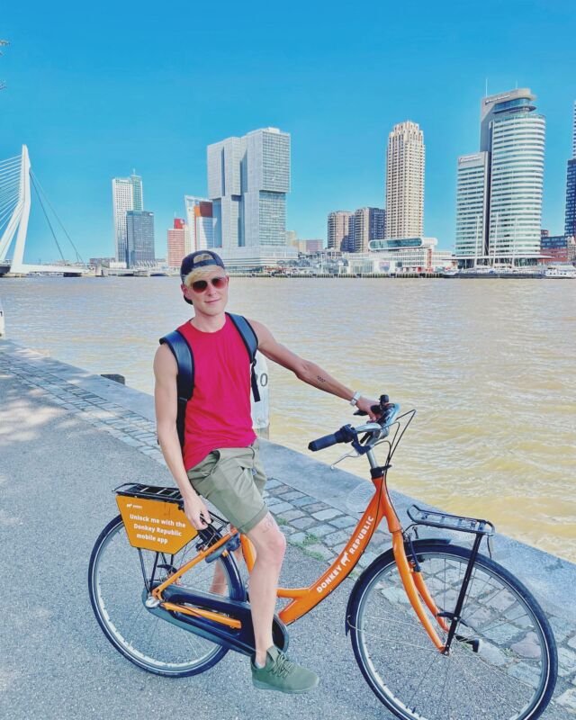Erasmusbridge, Skyline and blue Sky in Rotterdam. ☀️ . . #rotterdam #peace #rotterdamcity #bike #bluesky #summervibes #donkeyrepublic #skyline #erasmusbridge #me #boy #gay #instarotterdam #gayboy #instaboy #cute #travelblogger #travelboy #rotterdamgay #gayrotterdam #netherlands #holland #photooftheday #velo #summerboy